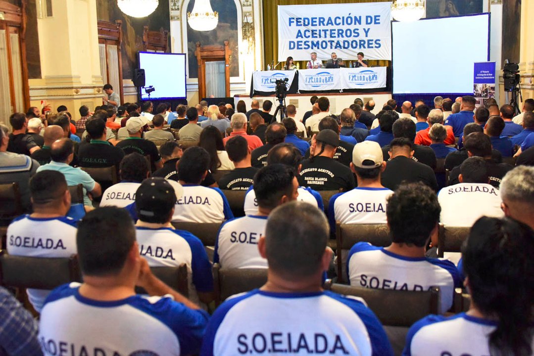 Sigue sin acuerdo la negociación aceitera y crece la tensión entre las empresas y los sindicatos