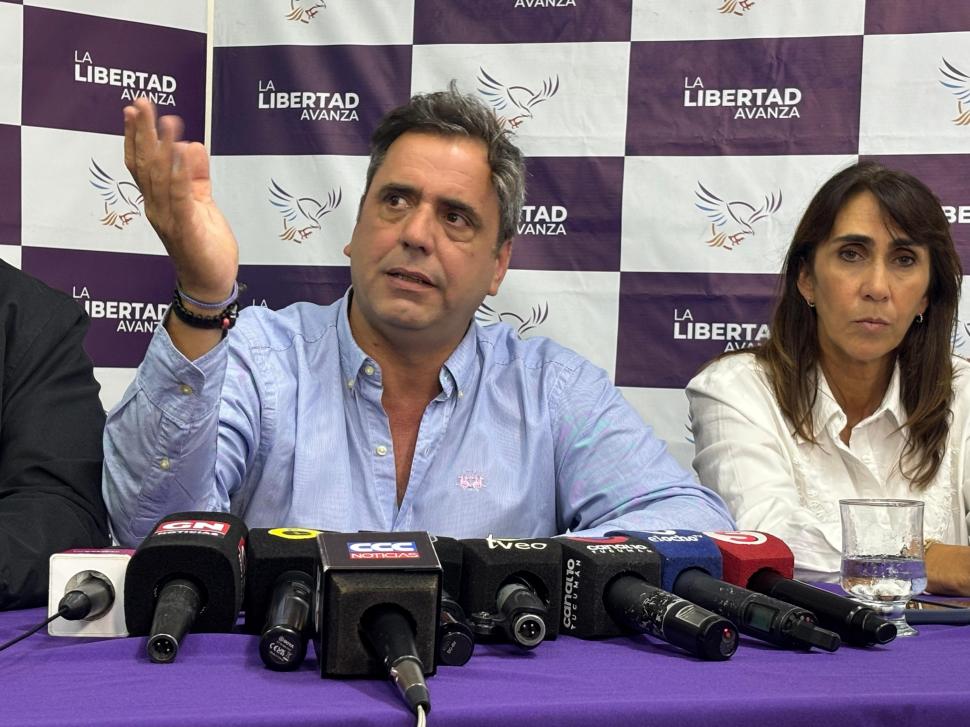 Fuerte rechazo de La Libertad Avanza al proyecto oficialista que busca regular contenidos en redes