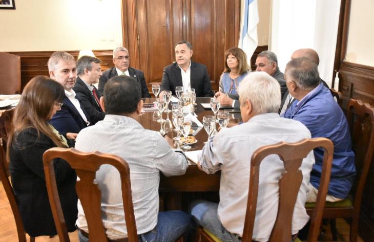 El Gobierno pagará menos de lo esperado y los gremios locales denuncian que los trabajadores caen en la indigencia