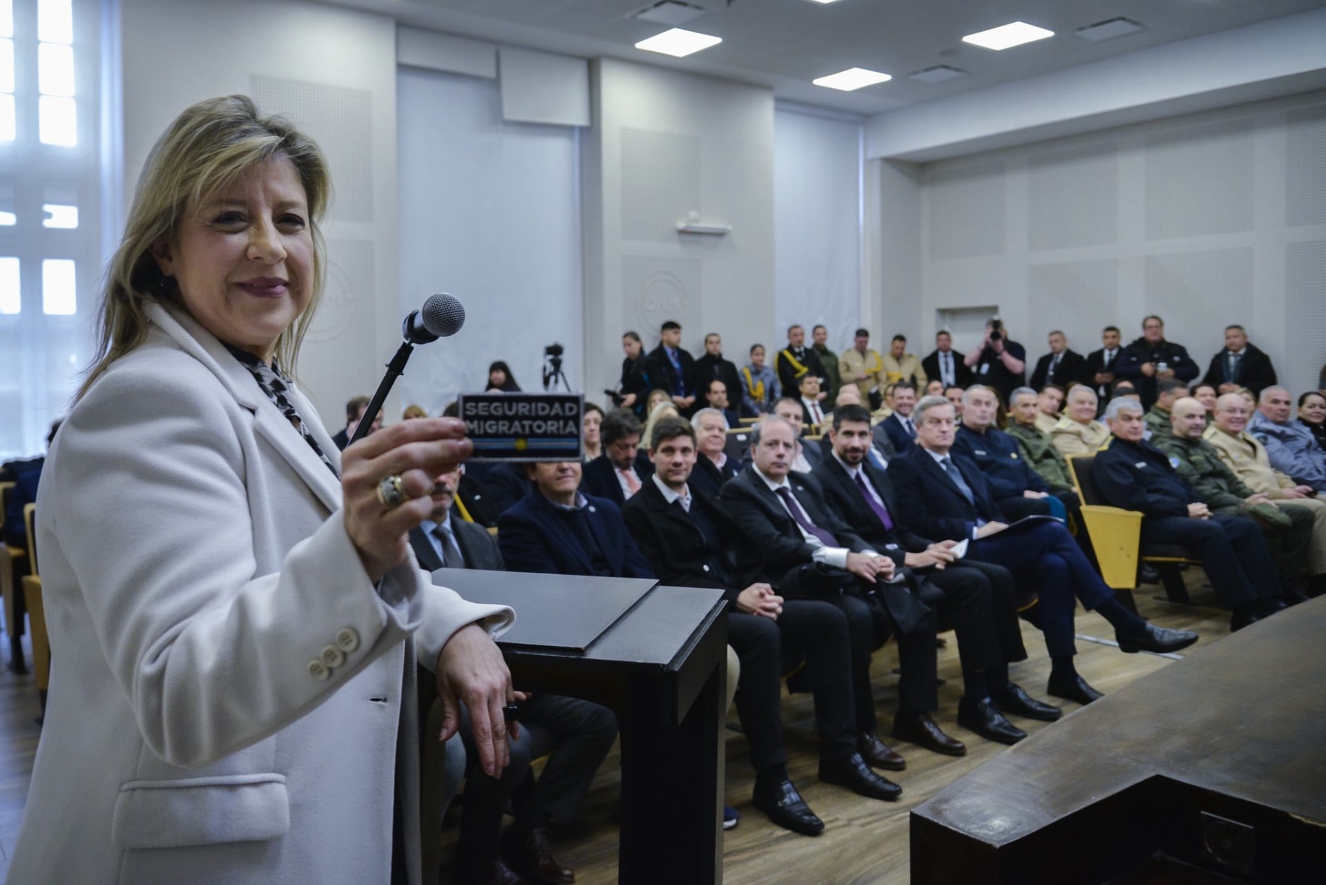 La ministra Monteoliva anunció medidas para mejorar los controles migratorios en todo el país