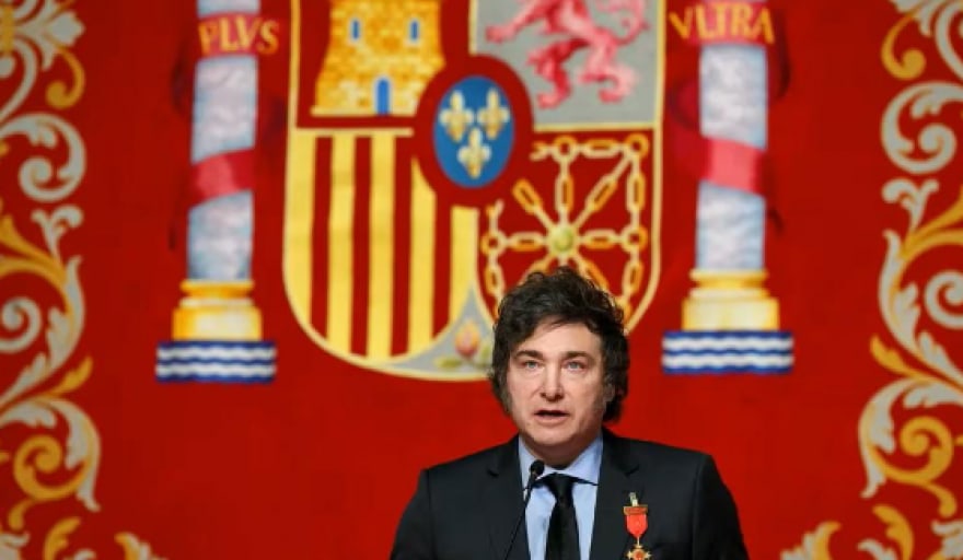 Javier Milei inicia su sexto viaje a España enfocado en la promoción de inversiones