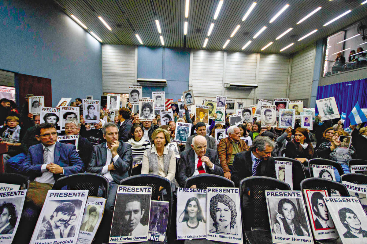 A 20 años de la reapertura de los juicios por delitos de lesa humanidad, la mayoría de los condenados está con prisión domiciliaria