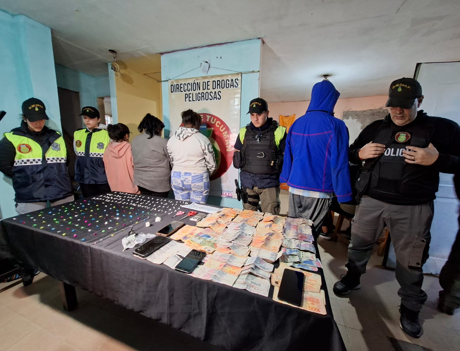 Gracias a los vecinos, la Policía desbarató un punto de venta de drogas en la capital tucumana