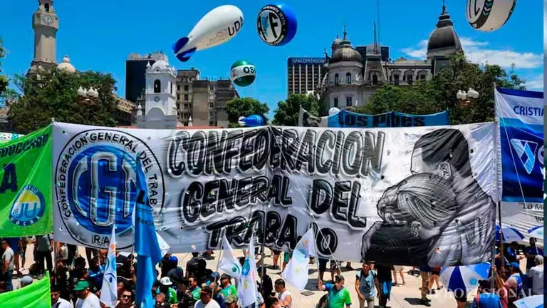 La CGT define un nuevo plan de lucha, en medio de una fuerte interna sindical