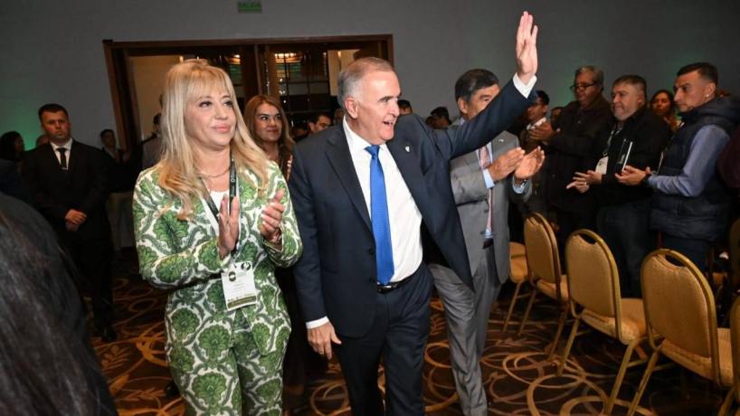 Chahla respaldó la reelección de Jaldo, dejó en suspenso su futuro y envió una señal hacia la interna peronista