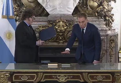 El Presidente Javier Milei le tomó juramento a Diego Santilli como nuevo jefe de Gabinete