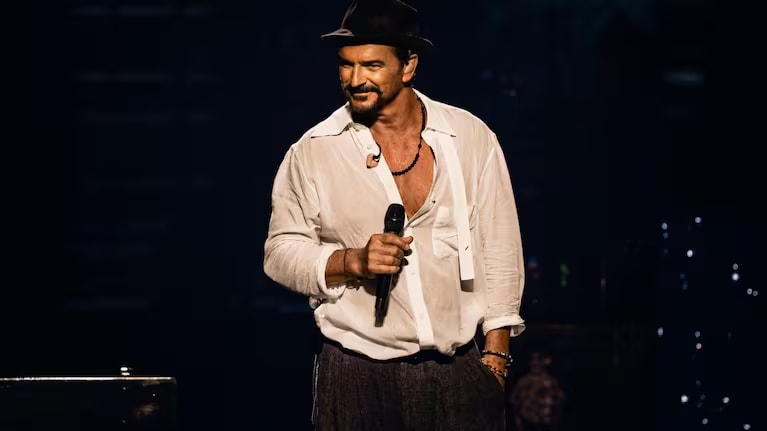 Ricardo Arjona dio inicio a su segunda tanda de conciertos con un imponente marco de público