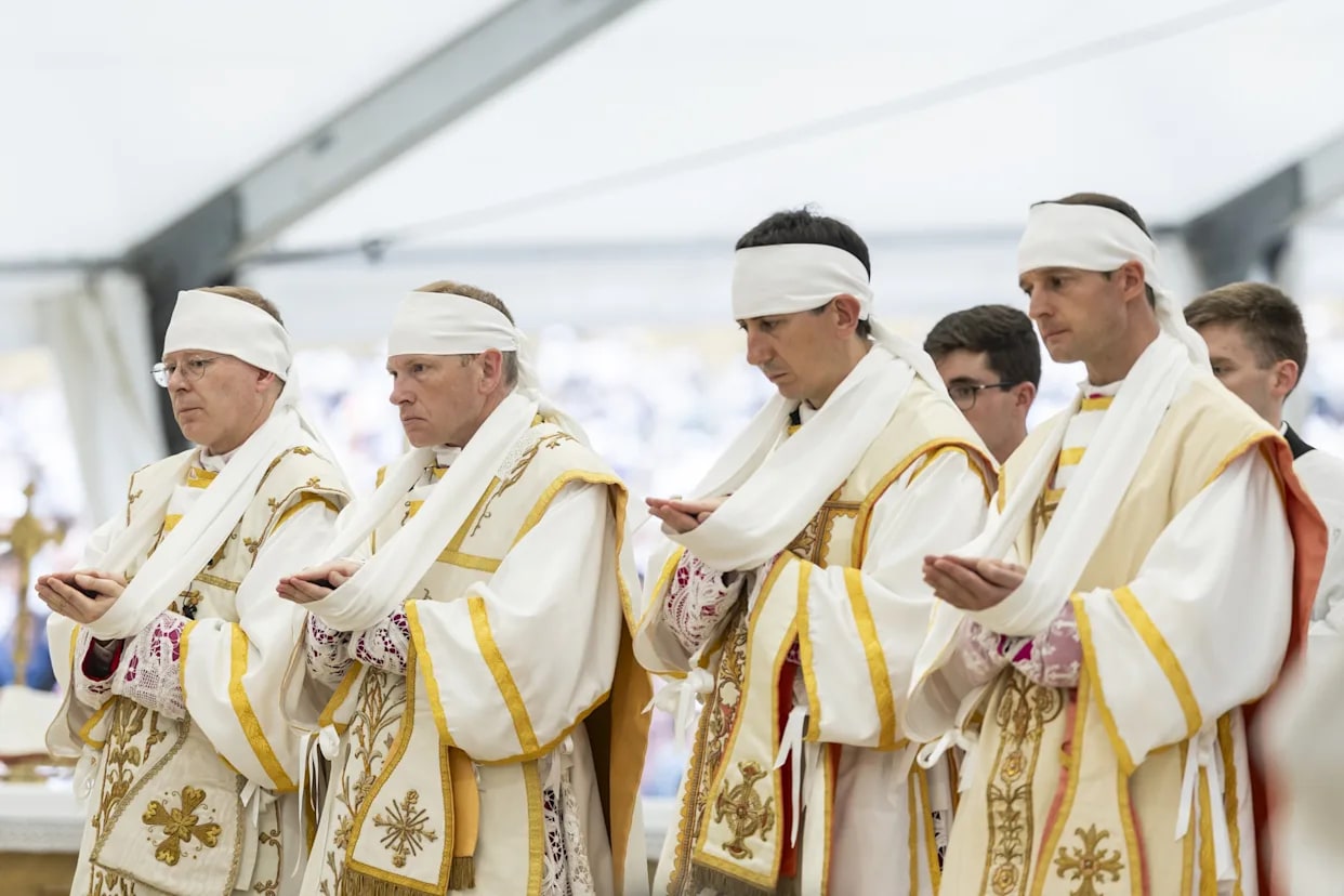 El Vaticano oficializó la excomunión de los obispos lefebvrianos y declaró consumado el cisma