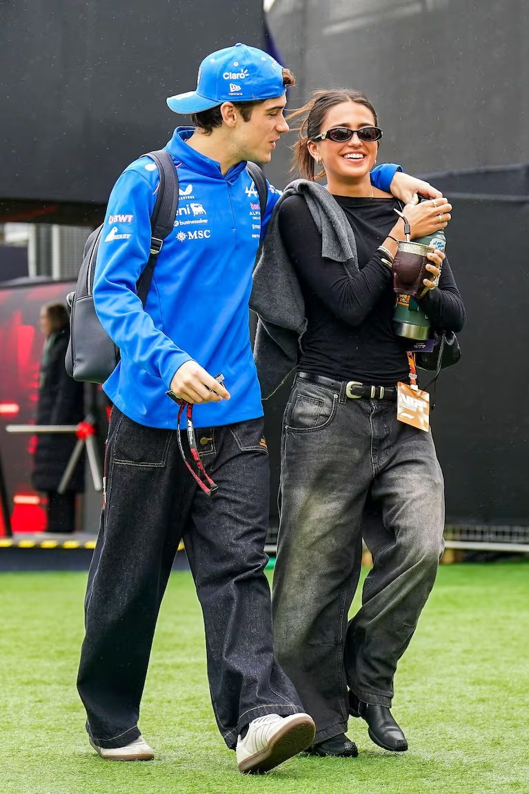 franco-colapinto-y-maia-reficco-juntos-con-looks-relajados-streetwear-foto-every-second-mediaalamy-live-news-via-grosby-group-B7CRXVS7DFGHFHZLRILM7WT64U.avif franco-colapinto-y-maia-reficco-juntos-con-looks-relajados-streetwear-foto-every-second-mediaalamy-live-news-via-grosby-group-B7CRXVS7DFGHFHZLRILM7WT64U.avif