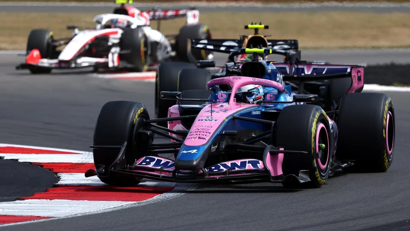 Colapinto, de atrás hacia la gloria: remontó diez lugares y sumó en Silverstone