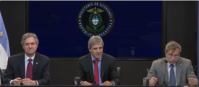 El Gobierno proyecta un colchón de USD 3.700 millones para afrontar la deuda de 2026 y Caputo afirmó: "Salir a los mercados es una opción, no un objetivo"
