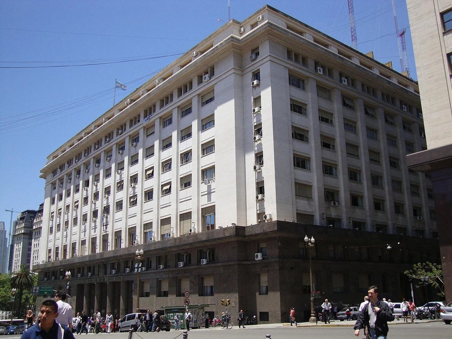 El Gobierno tomó préstamos por US$3.200 millones con bancos internacionales para afrontar el pago de deuda de este miércoles