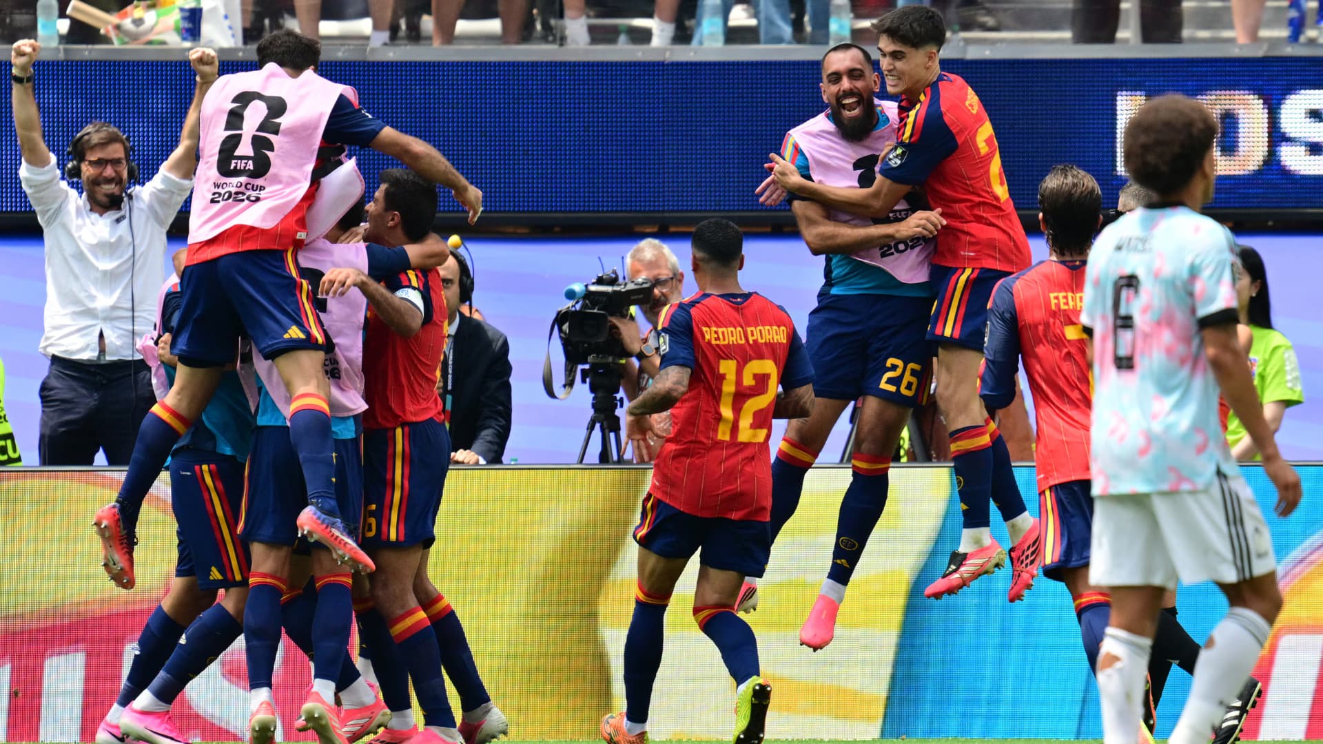 España está en semifinales por segunda vez en su historia y ya piensa en Francia