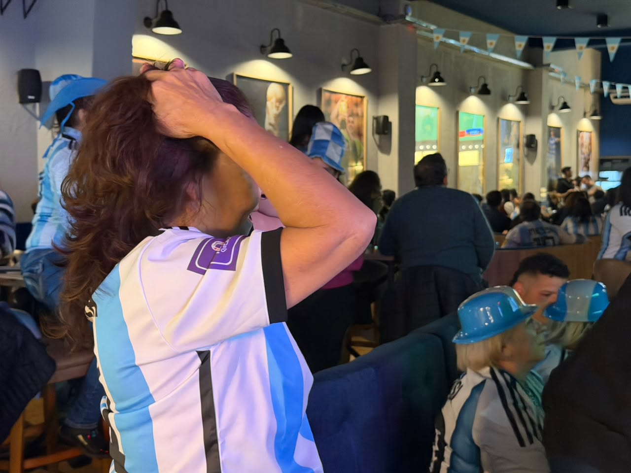 Una noche para entender por qué el fútbol mueve un país