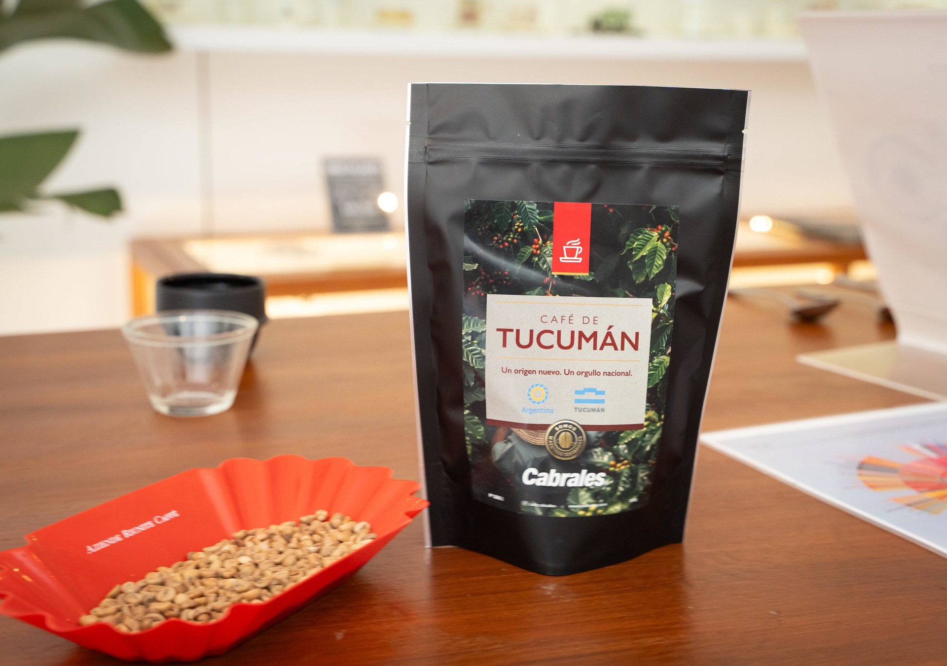 Una revista de difusión regional puso al café tucumano en el centro de la escena empresarial