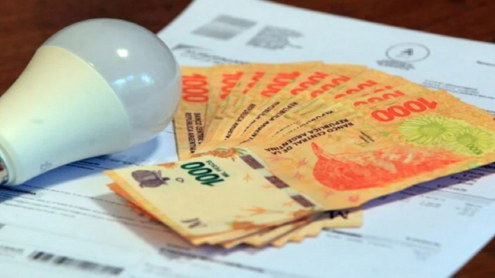 El Gobierno aumentó las partidas de subsidios y programas sociales en junio a costa de un fuerte ajuste a las provincias