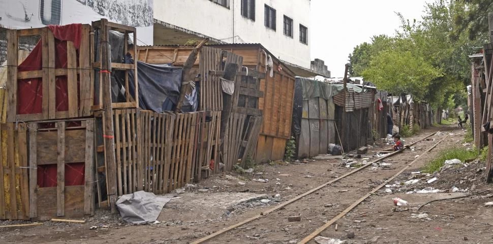 Uno de cada dos hogares tucumanos tiene algún problema de vivienda