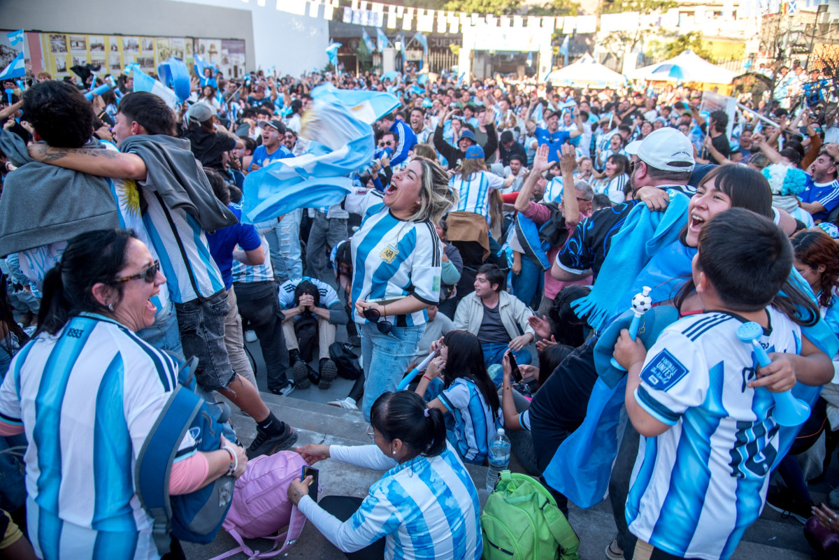 Festejos Punto Mundialista- Argentia 2 Inglaterra 1.jpeg Festejos Punto Mundialista- Argentia 2 Inglaterra 1.jpeg