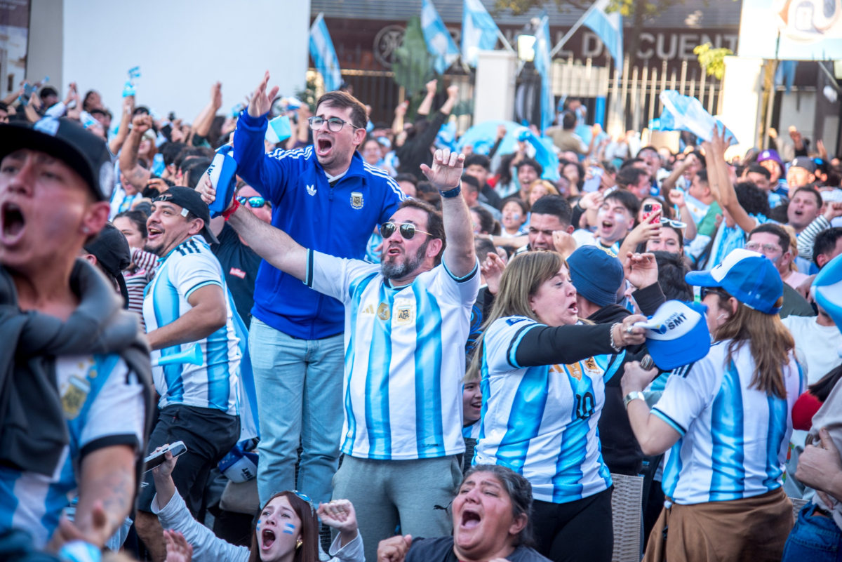 Festejos Punto Mundialista- Argentia 2 Inglaterra 1 (3).jpeg Festejos Punto Mundialista- Argentia 2 Inglaterra 1 (3).jpeg