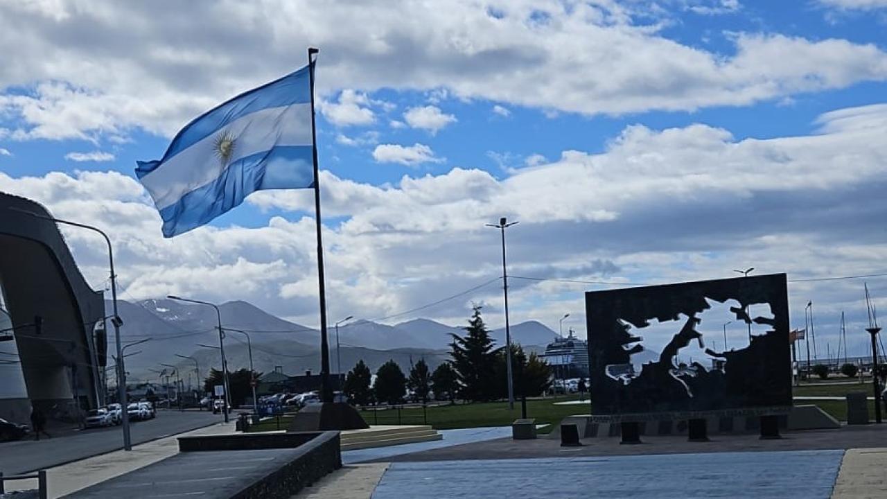 Argentina protestó ante el Reino Unido por movimientos "ilegales" de un buque militar británico en aguas vinculadas a las Islas Malvinas