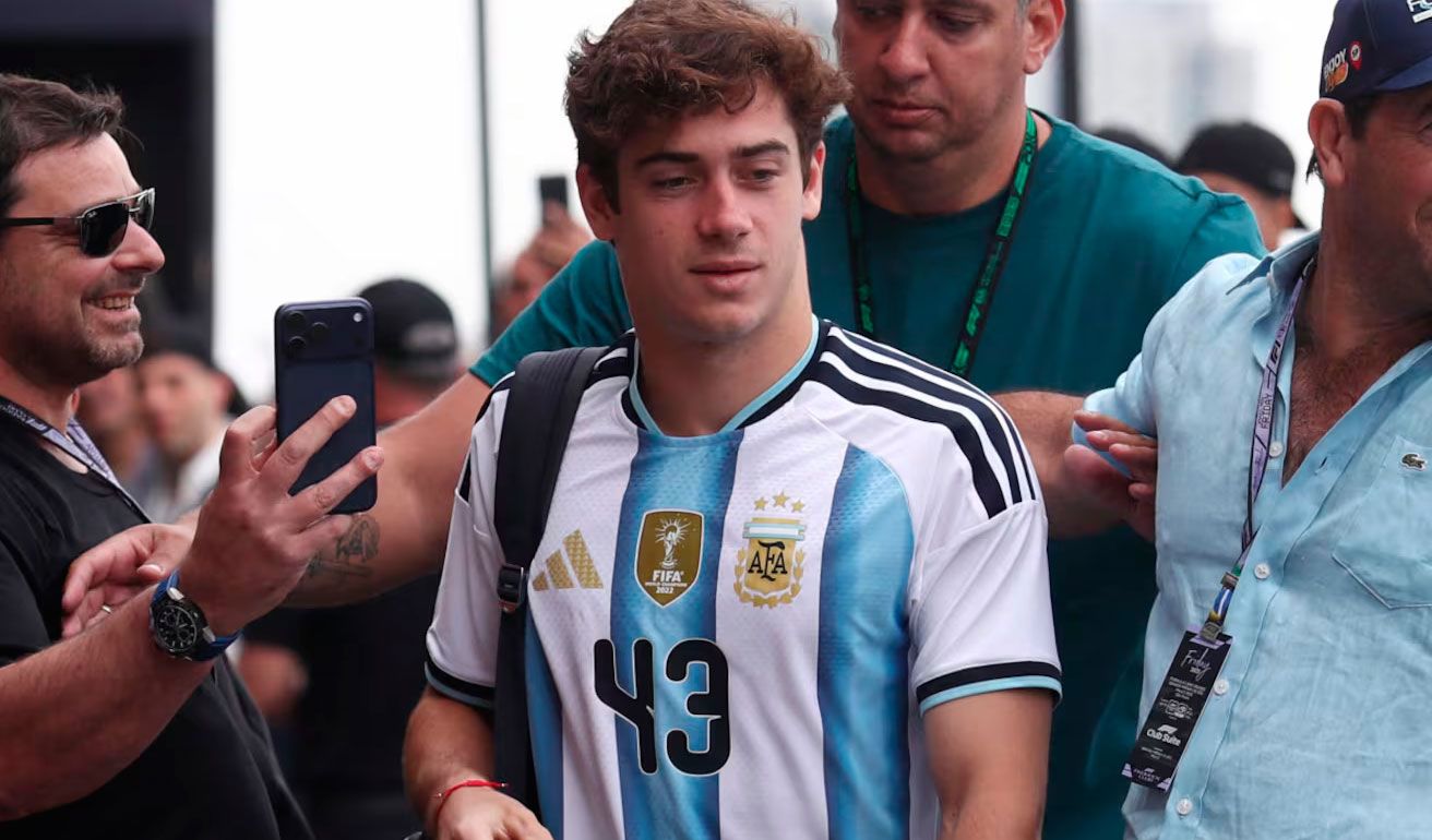 Franco Colapinto festejó con una picante broma el pase de la selección a la gran final