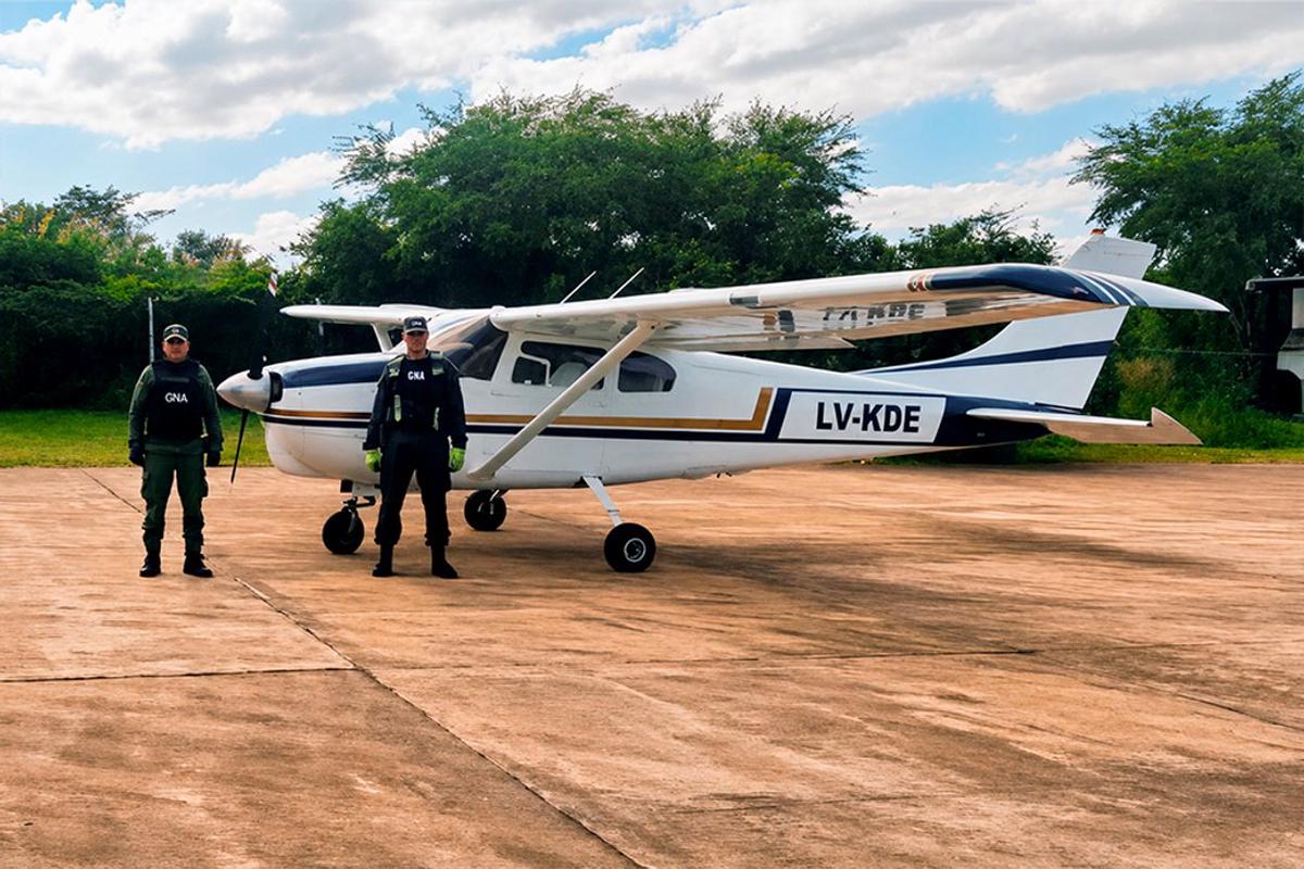 Imputaron a dos pilotos bolivianos por intentar contrabandear una avioneta desde un aeroclub de Salta