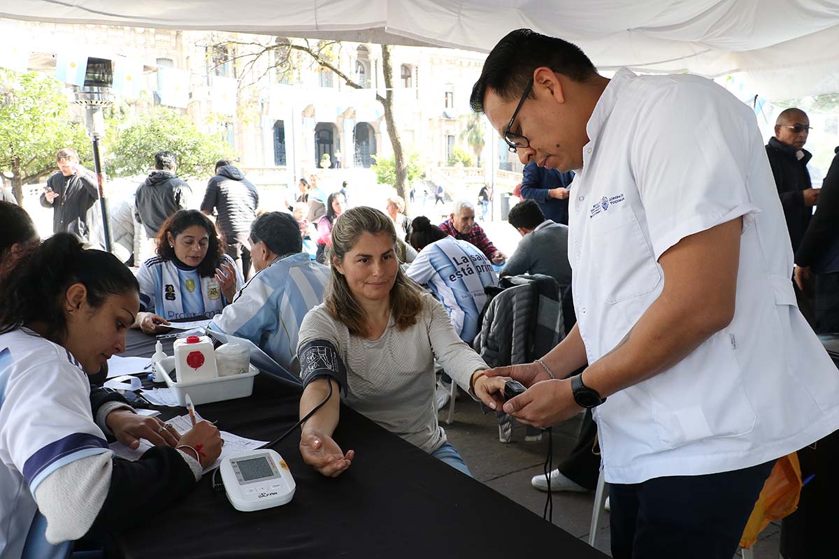 El Ministerio de Salud Pública brindó recomendaciones sanitarias para cuidar el corazón durante el partido