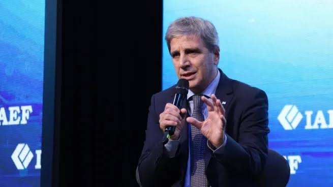 Caputo acelera cambios en la Ley de Inocencia Fiscal mientras crecen los pedidos para prorrogar Ganancias