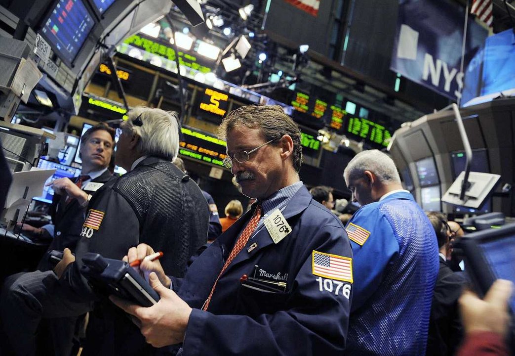 El S&P Merval cayó 3,7% en dólares, los bonos retrocedieron y el riesgo país volvió a acercarse a los 410 puntos