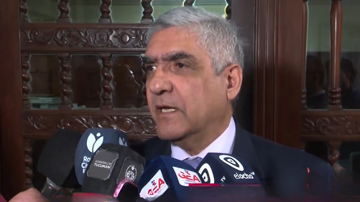 El ministro Abad recordó que la quema de caña solo está permitida en casos excepcionales