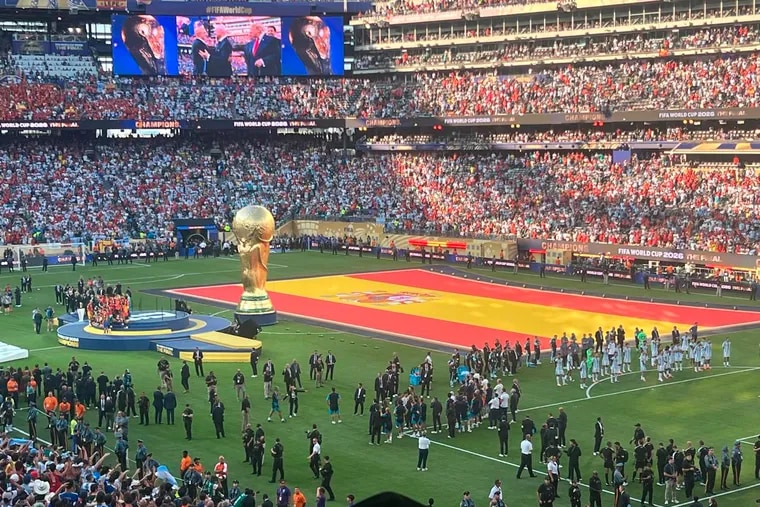 seleccion-argentina-espaldas-la-premiacion-espana.webp