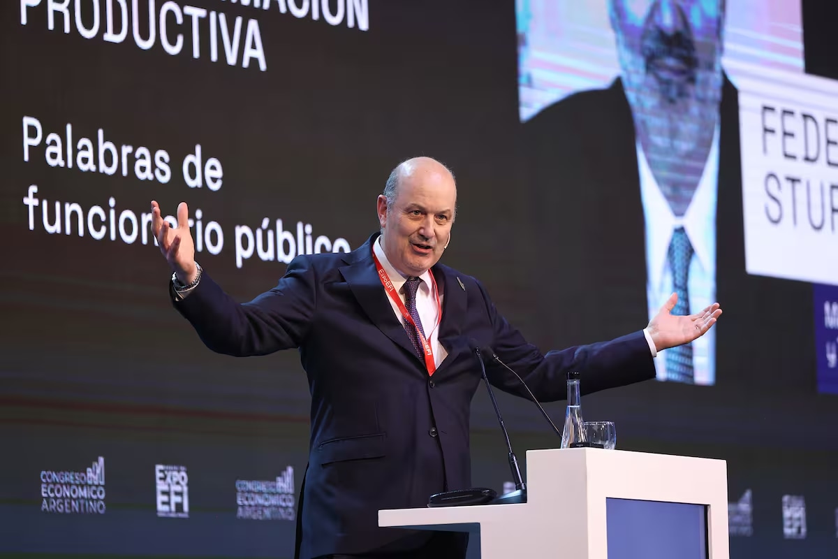 El ministro Sturzenegger presentará proyectos de ley con más desregulaciones