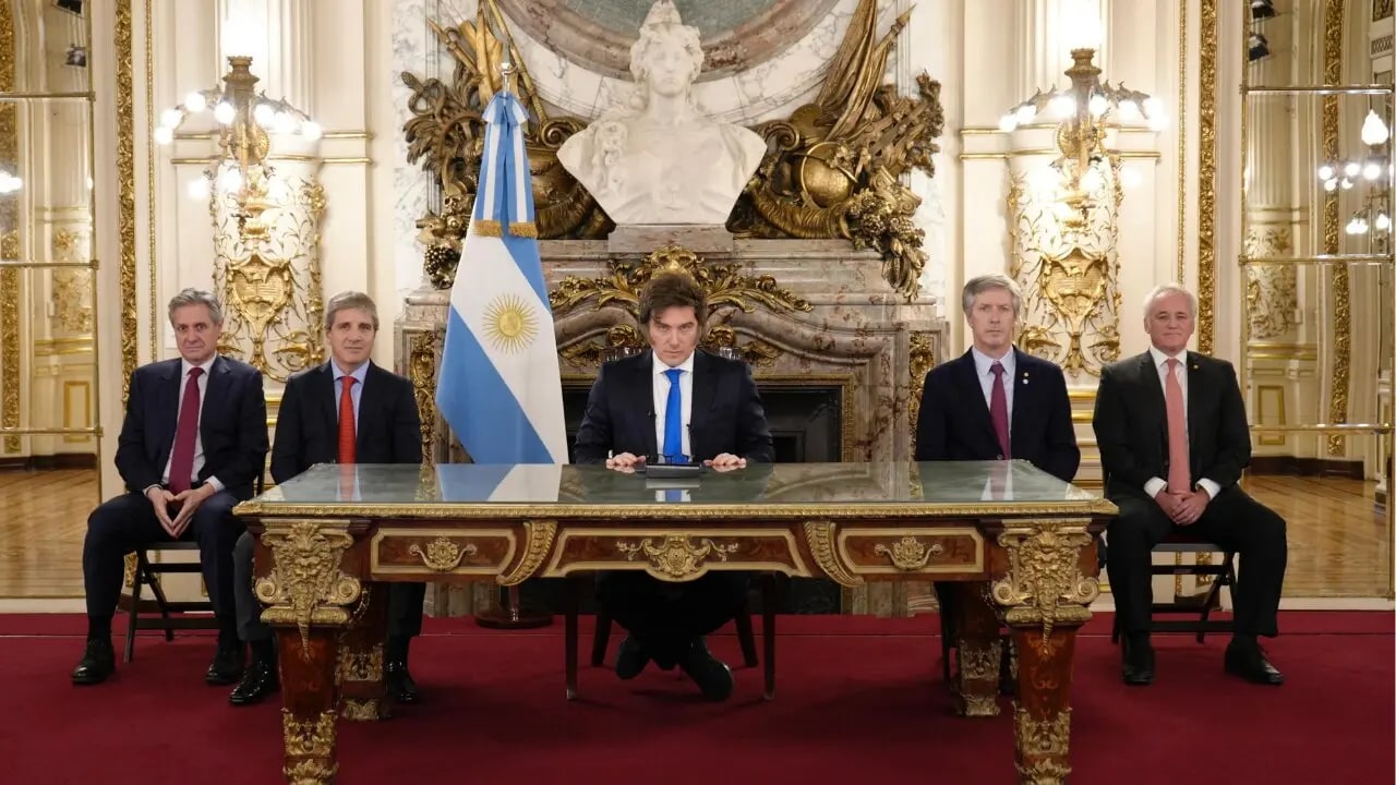 El Presidente Milei evalúa presentar la reforma del Banco Central por cadena nacional