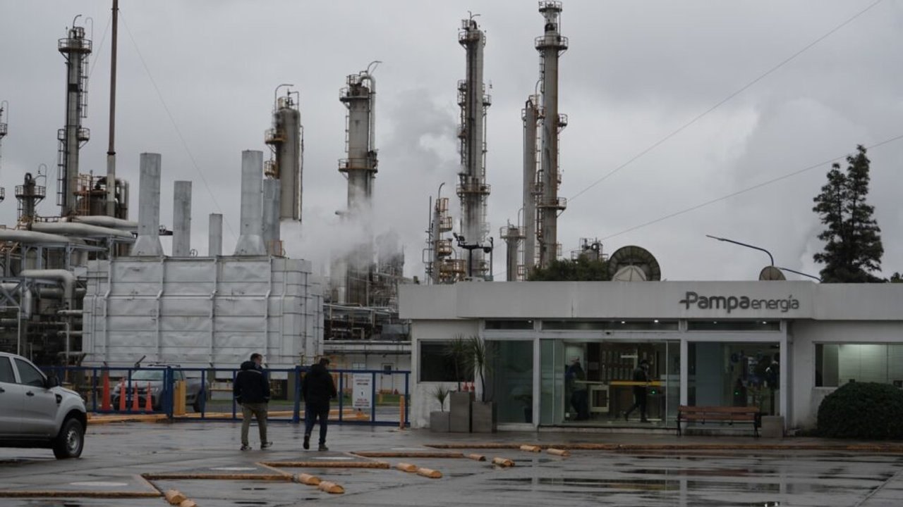 Pampa Energía cerrará su línea de caucho sintético en Santa Fe y peligran unos 150 puestos de trabajo