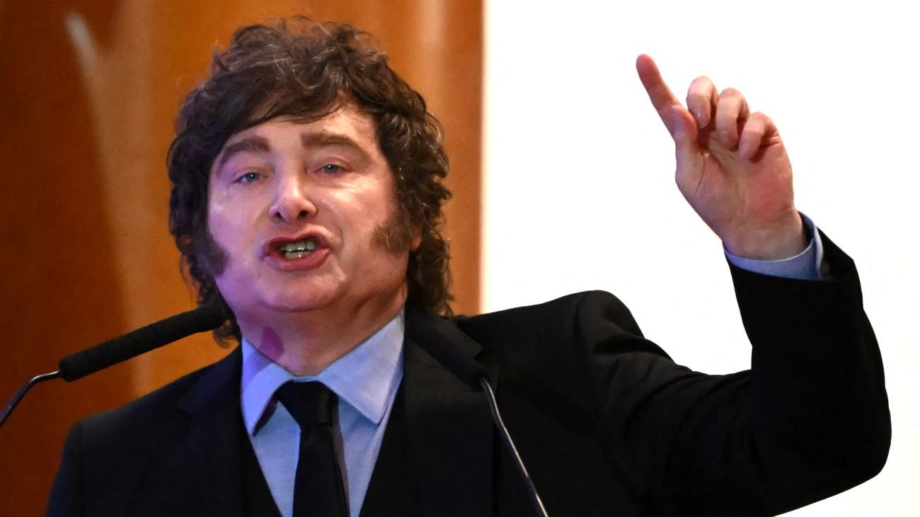 Milei respondió a la campaña contra la Argentina con una frase atribuida a Winston Churchill y apuntó contra el kirchnerismo