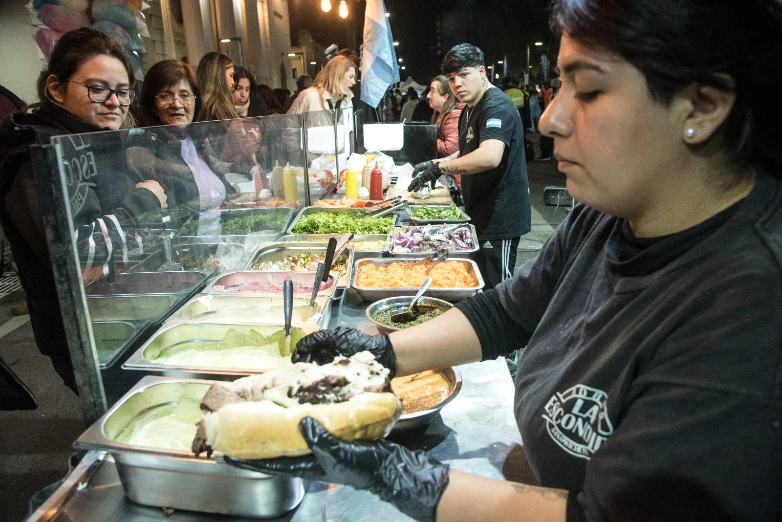 Las ferias de artesanías emprendedores y gastronomía se desplegarán durante el fin de semana en Tucumán
