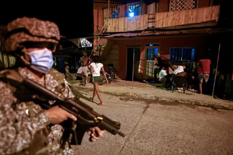 Tiroteo en Colombia: seis soldados resultaron heridos tras un choque con grupos armados