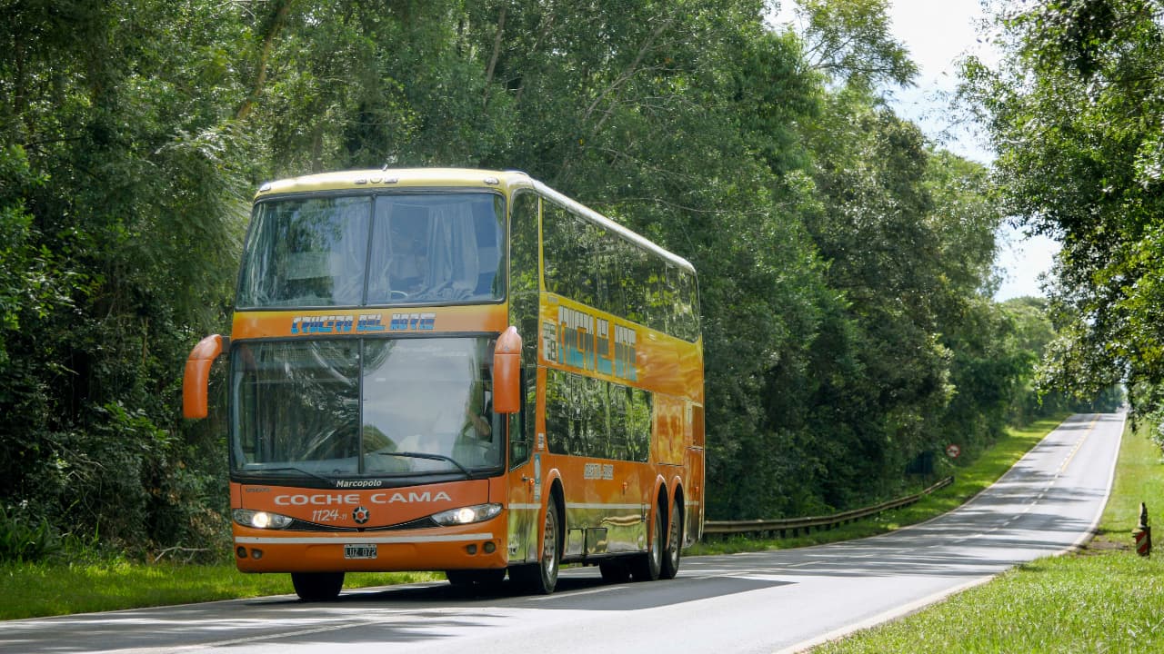 El Gobierno prorrogó hasta fin de 2026 la habilitación para circular de 559 colectivos modelo 2012