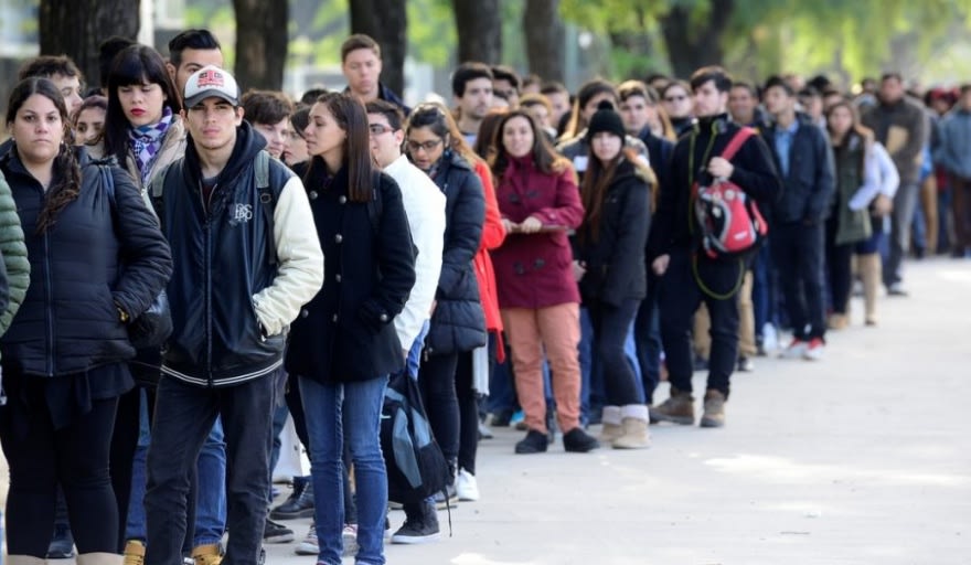 Desde la asunción de Milei, los seguros de desempleo aumentaron en Tucumán casi un 33%