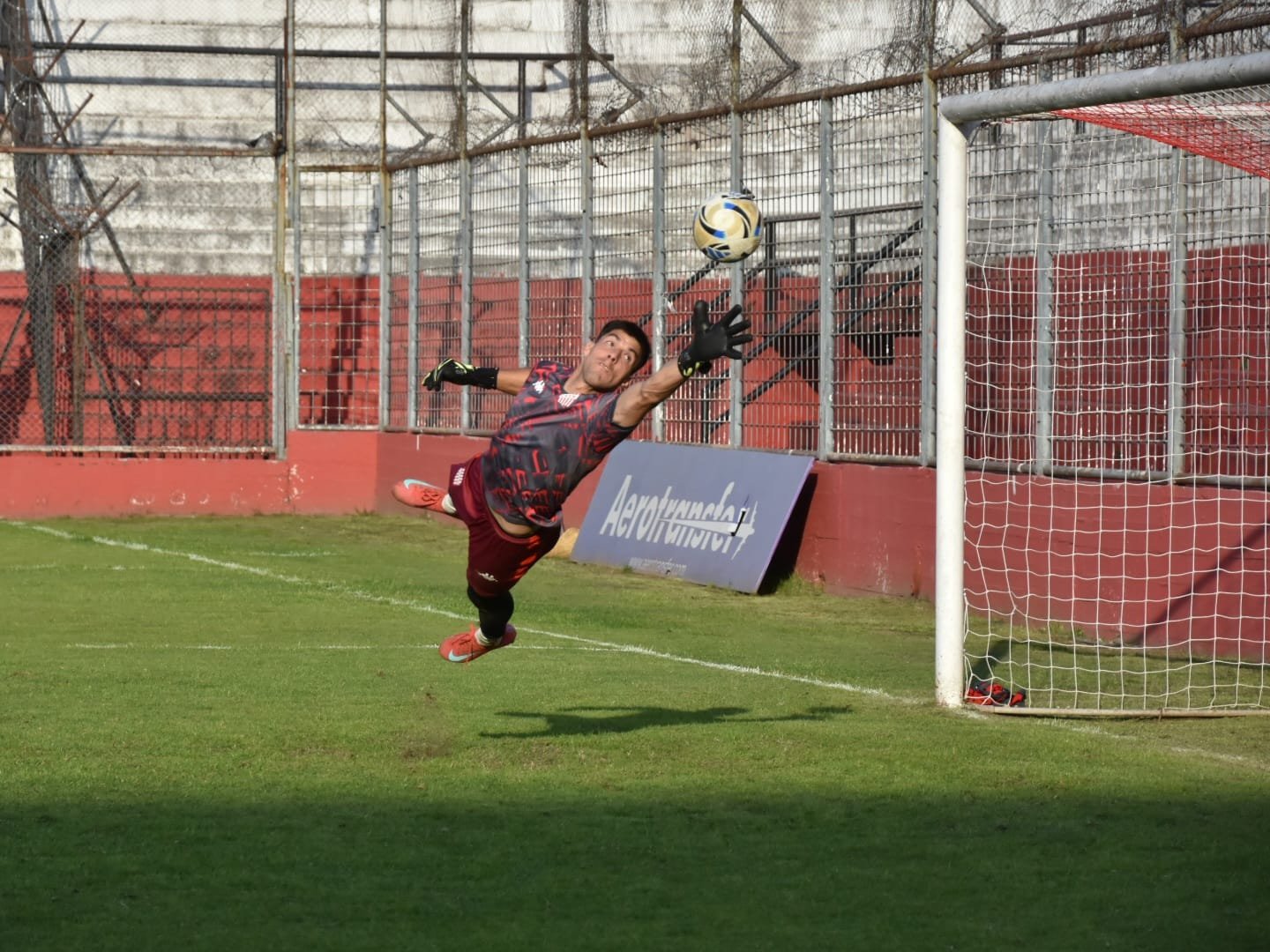 A cuatro puntos de diferencia, San Martín y Temperley se juegan un lugar de privilegio