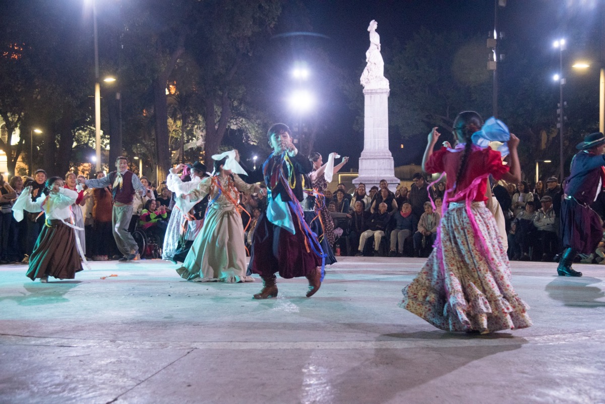 Encuentro Folclore en la Ciudad-Plaza Independencia (3).jpeg