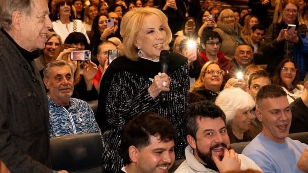 Mirtha Legrand y su divertida crítica a los besos de Benjamín Vicuña y Esteban Lamothe