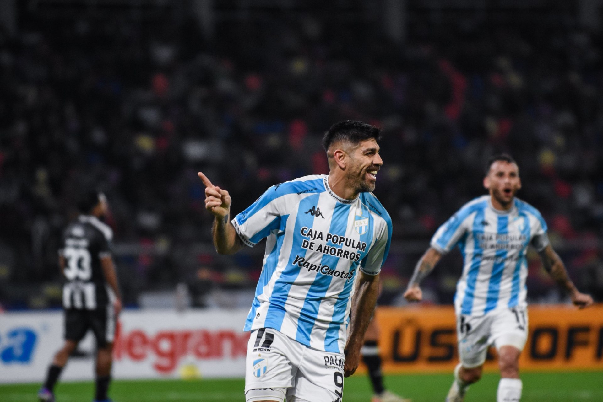 ¡Qué locura! Atlético Tucumán ganó por 2-0 con una noche fenomenal de Leandro Díaz