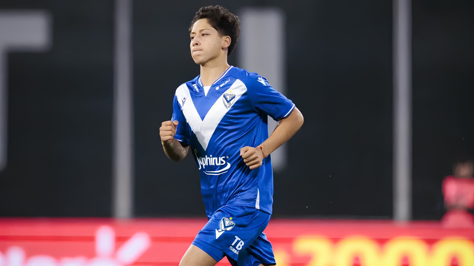 Debutó en Primera y asistió: la gran noche del tucumano Thiago Aguirre en Vélez