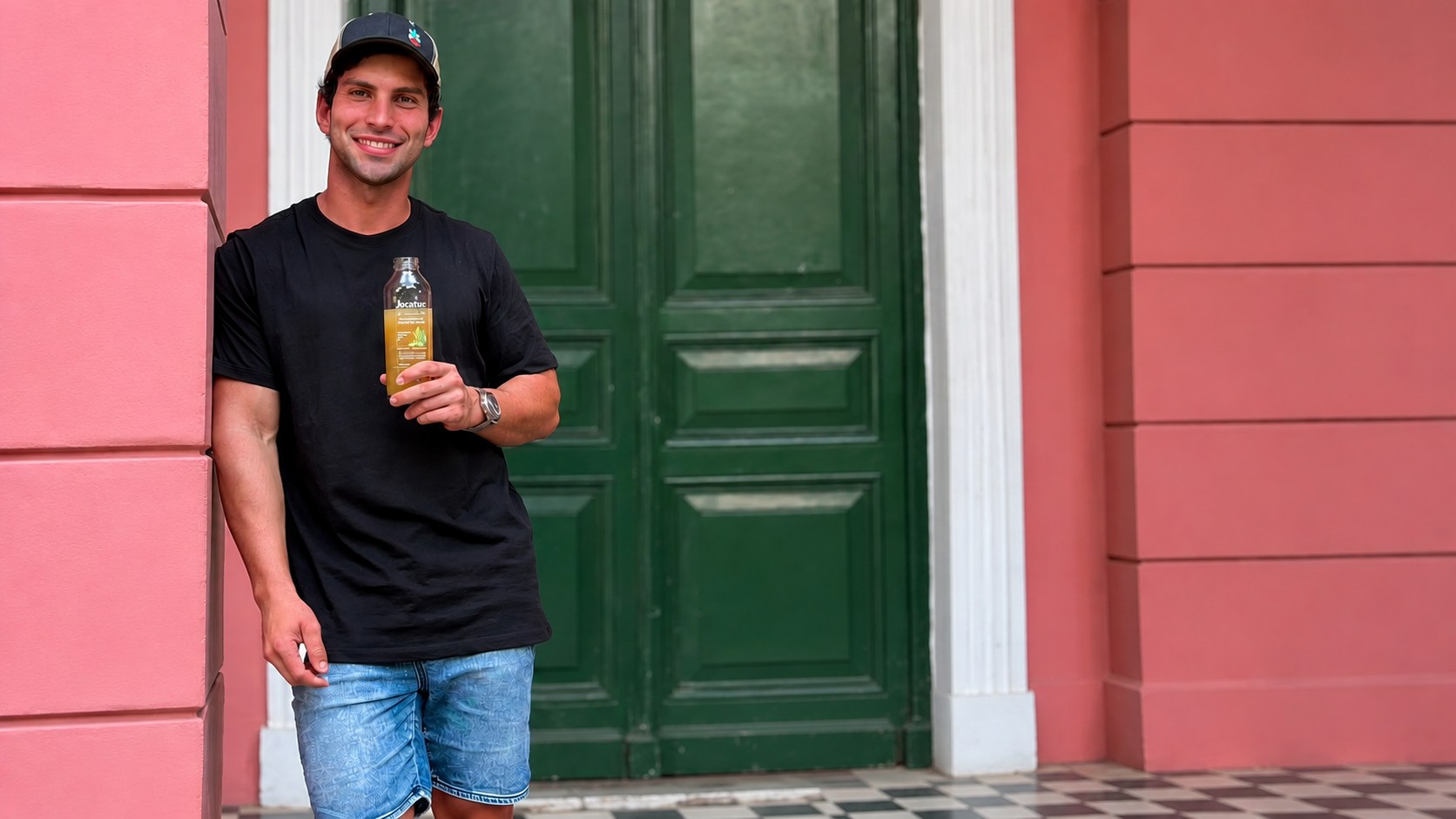 Cuando era niño probó un jugo a base de caña en Brasil y años más tarde decidió recrearlo en Tucumán