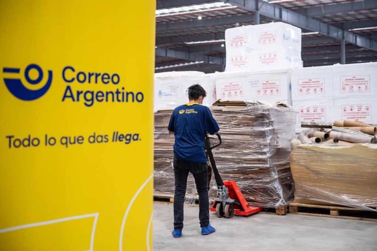 ARCA reglamentó el nuevo régimen simplificado para exportaciones comerciales por vía postal y eliminó los límites de valor