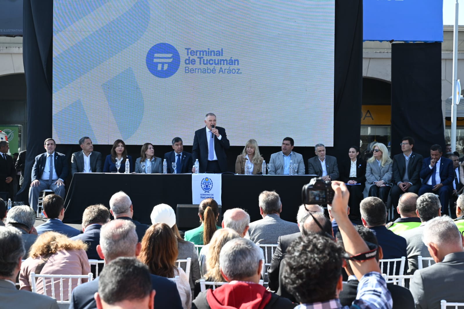 Jaldo puso en marcha la remodelación integral de la Terminal de Tucumán e inauguró un destacamento policial