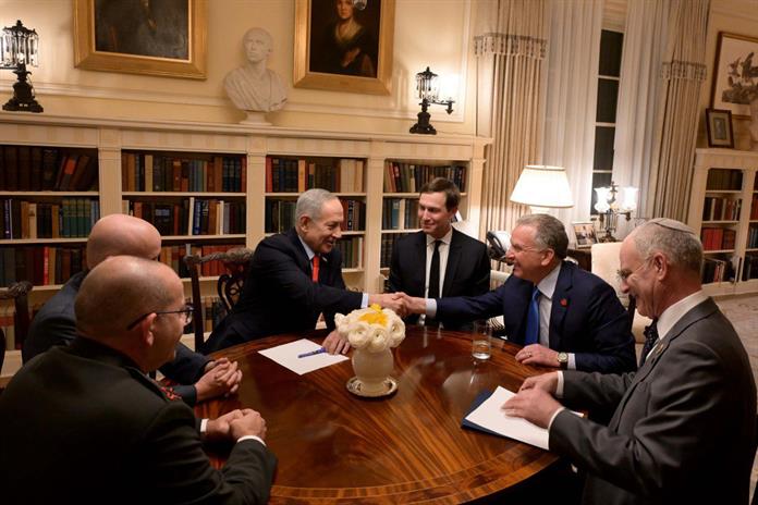 Benjamin Netanyahu y la Junta de Paz avanzan en un plan de transición civil mientras persisten los ataques