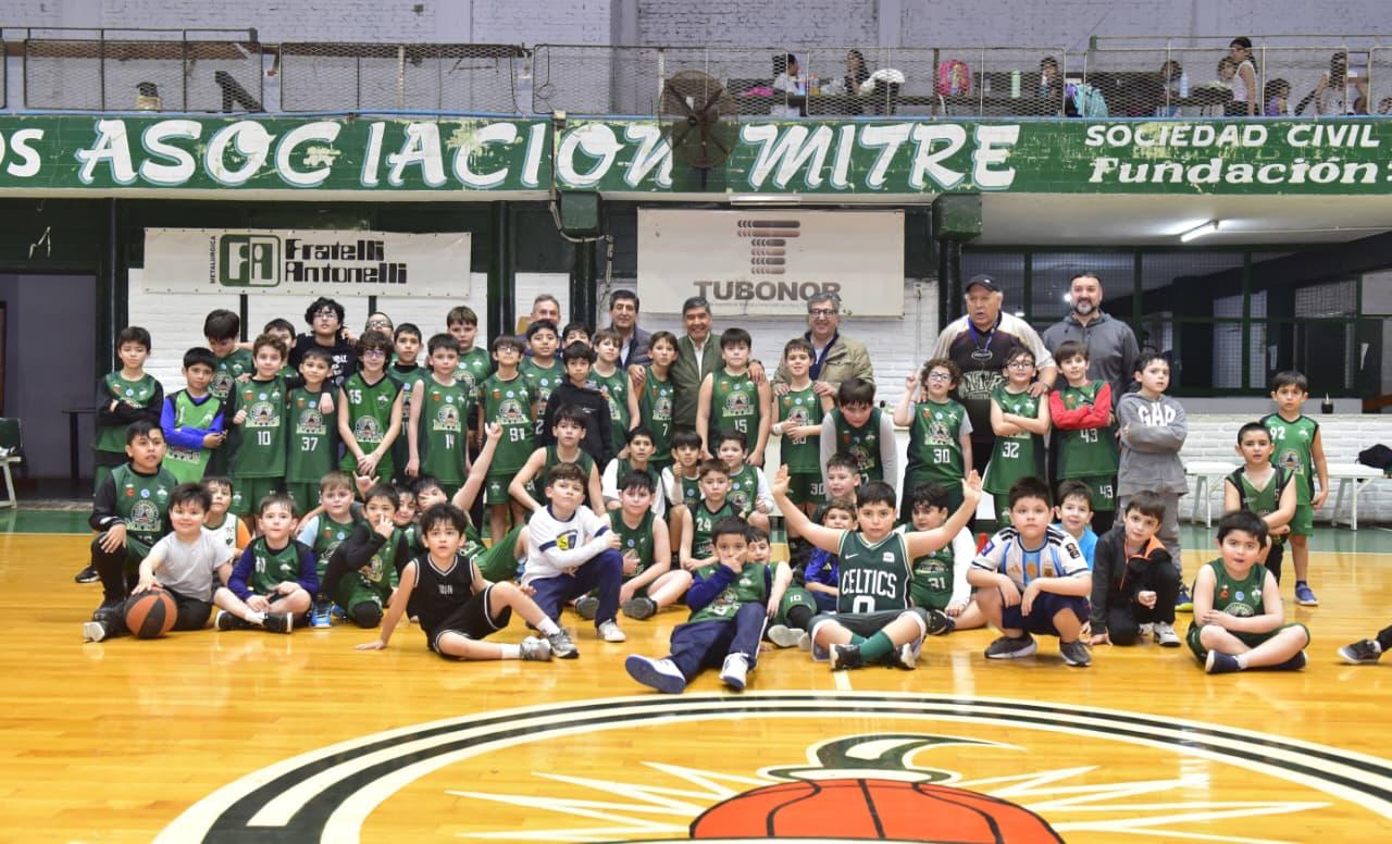 Miguel Acevedo recorrió Asociación Mitre y ponderó el trabajo de los clubes de barrio