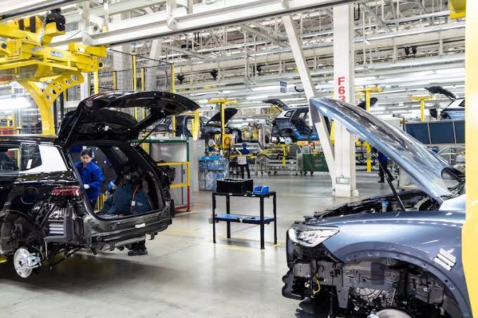 La producción de vehículos cayó 16% en julio, pero las exportaciones crecieron 28,3%